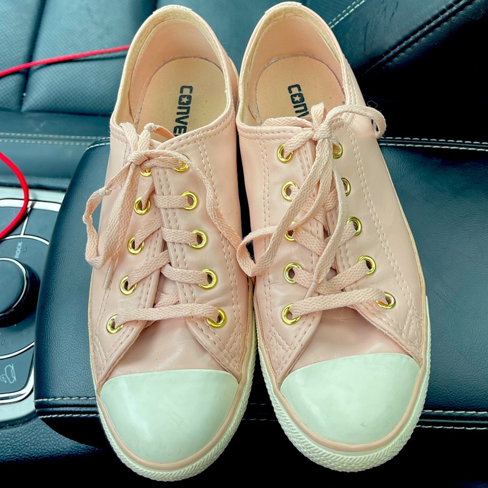 Pink Converse Shoes 👟